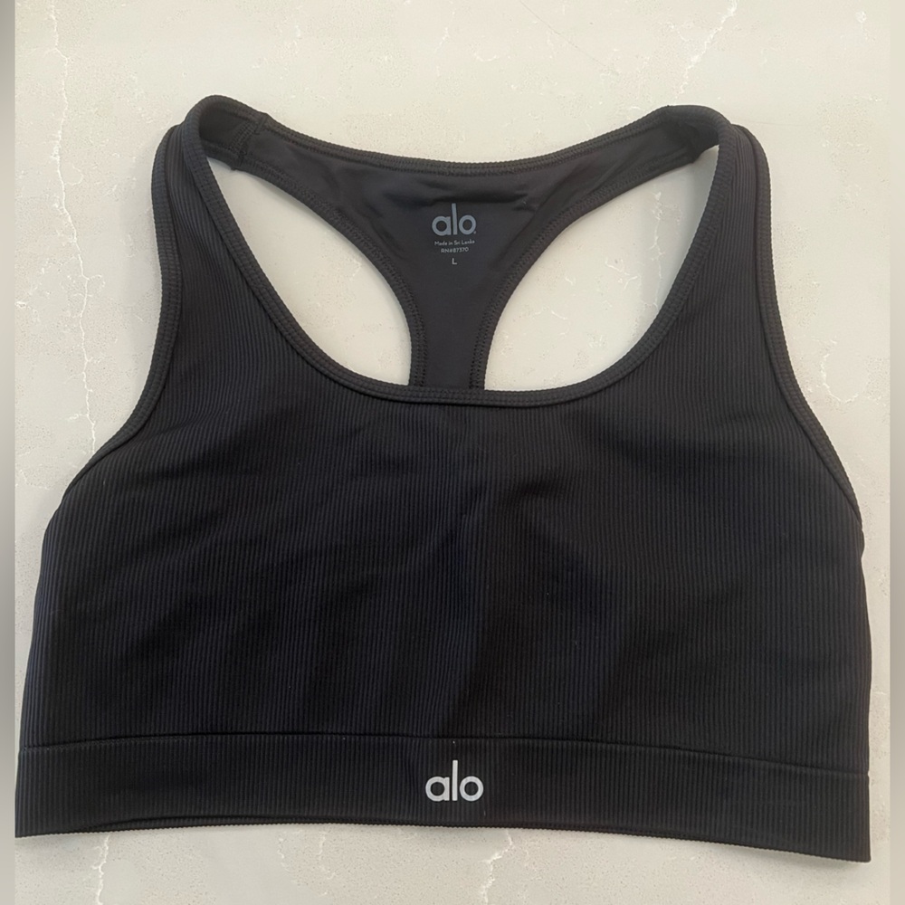 ALO - Seamless Ribbed Sports Bra